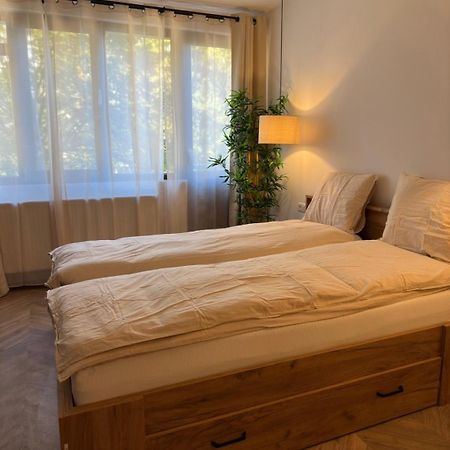 One Room Apartment- Self Check-In 24H Resita Exterior photo